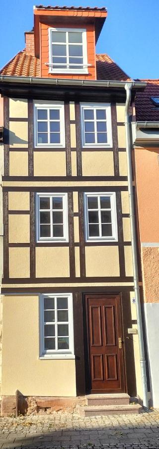 Schmal & Hoch - Willkommen Im Schmalsten Haus Von Bad Frankenhausen Exterior foto